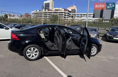 Седан Volvo S60 2012 в 