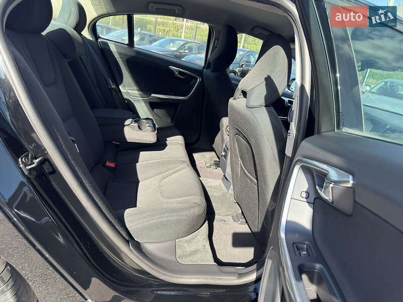Седан Volvo S60 2012 в Киеве