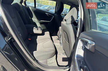 Седан Volvo S60 2012 в 