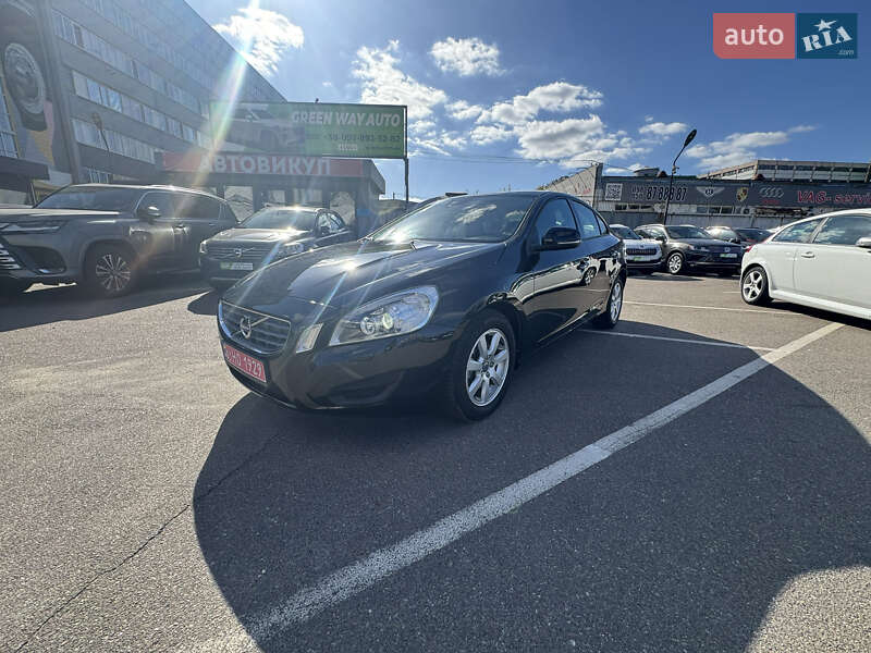 Седан Volvo S60 2012 в Киеве