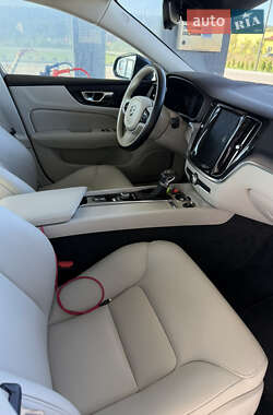 Седан Volvo S60 2018 в 