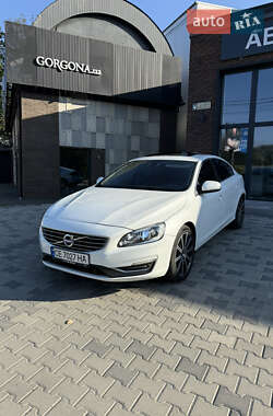 Седан Volvo S60 2015 в 