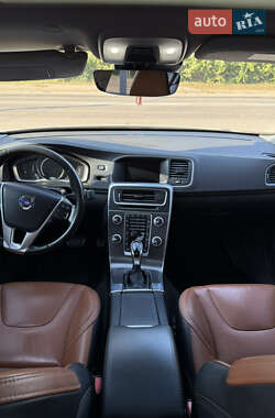 Седан Volvo S60 2015 в 