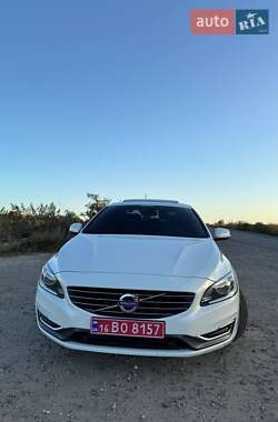 Седан Volvo S60 2015 в 