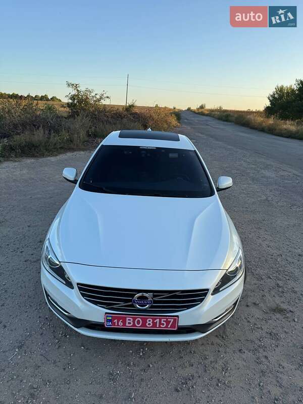 Седан Volvo S60 2015 в Харькове