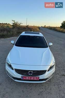Седан Volvo S60 2015 в 