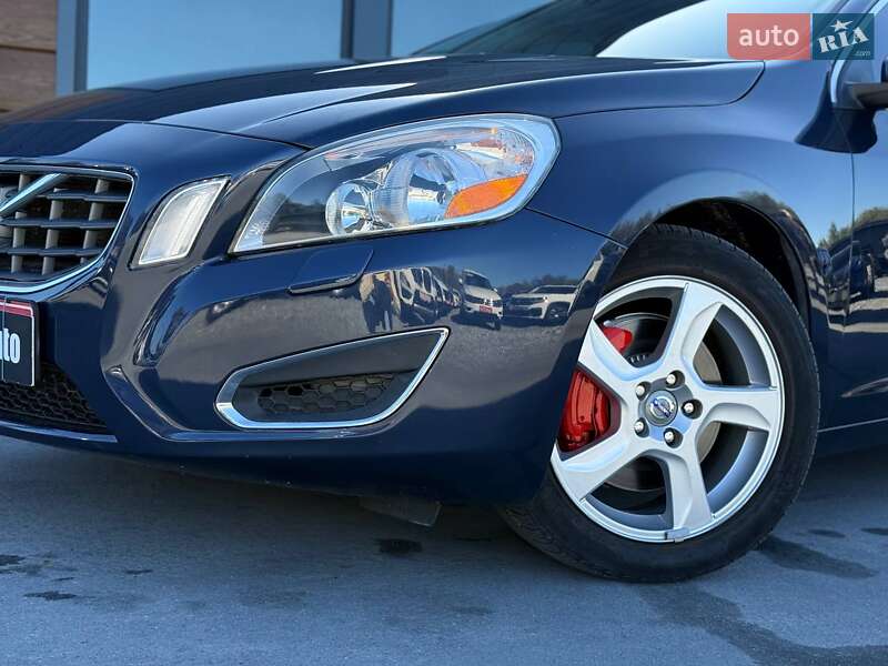 Седан Volvo S60 2013 в Ровно