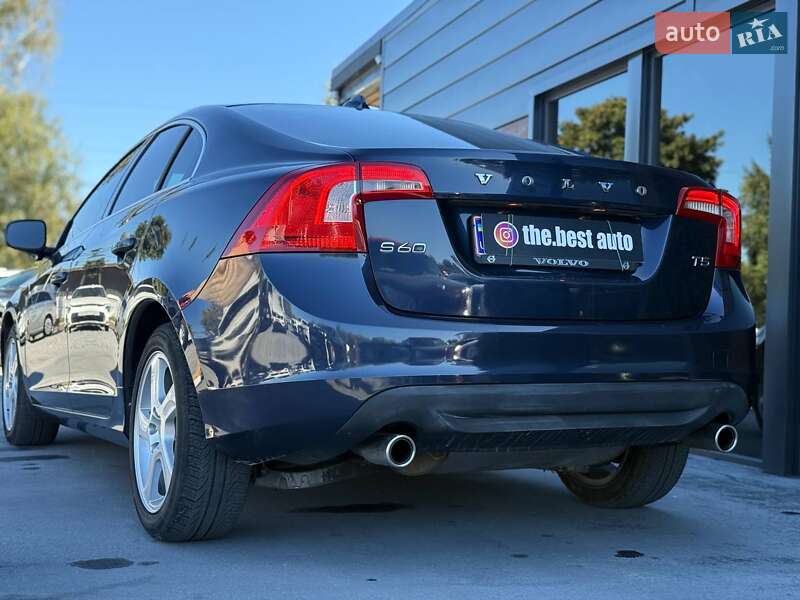 Седан Volvo S60 2013 в Ровно