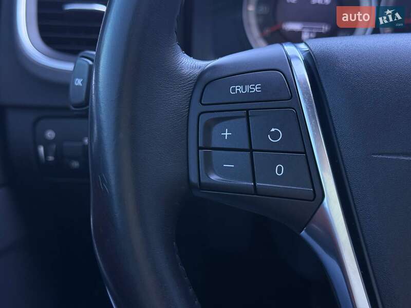 Седан Volvo S60 2013 в Ровно