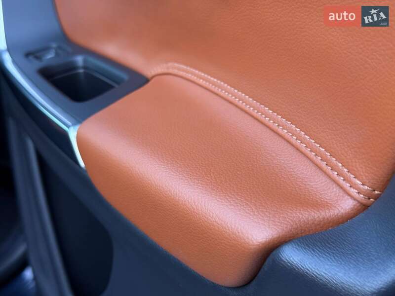 Седан Volvo S60 2013 в Ровно