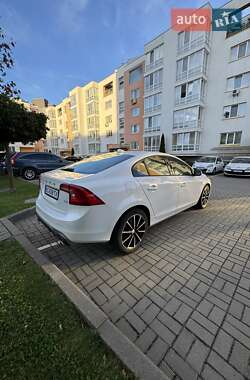 Седан Volvo S60 2016 в 