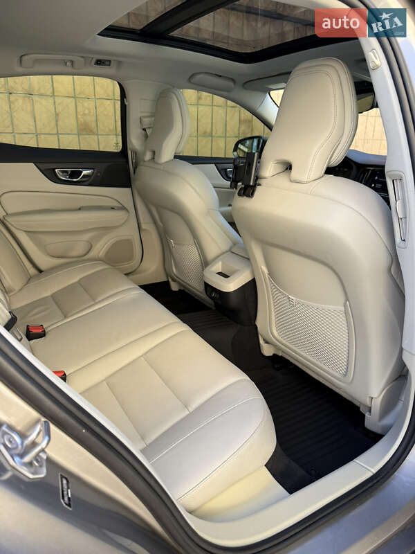 Седан Volvo S60 2019 в Киеве фото 11 Седан Volvo S60 2019 в Киеве