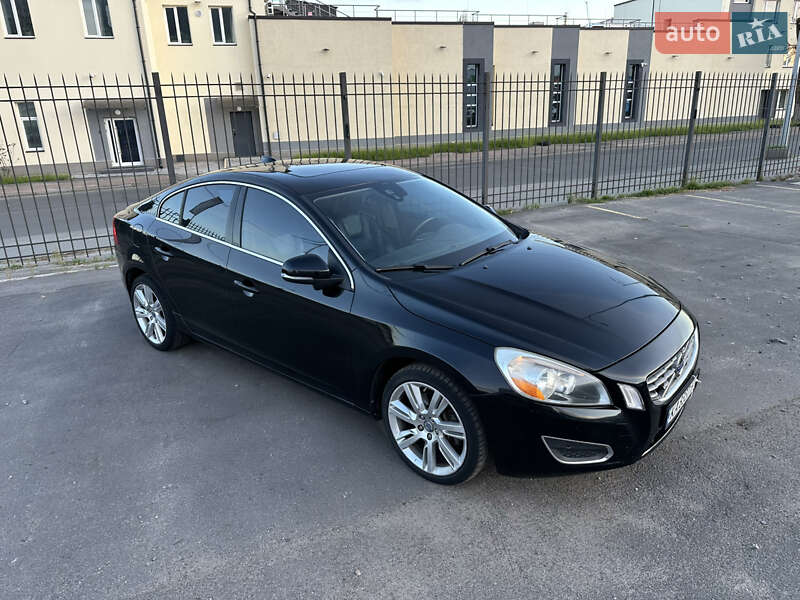 Седан Volvo S60 2011 в Києві