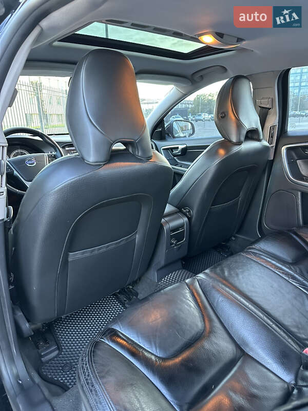 Седан Volvo S60 2011 в Києві