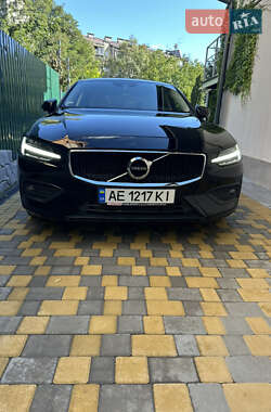 Седан Volvo S60 2020 в Киеве
