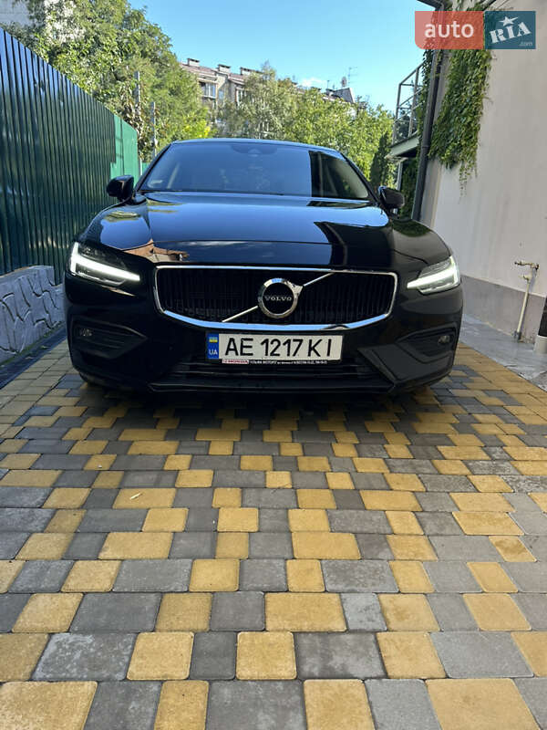 Седан Volvo S60 2020 в 