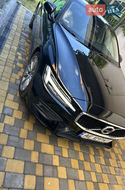 Седан Volvo S60 2020 в 