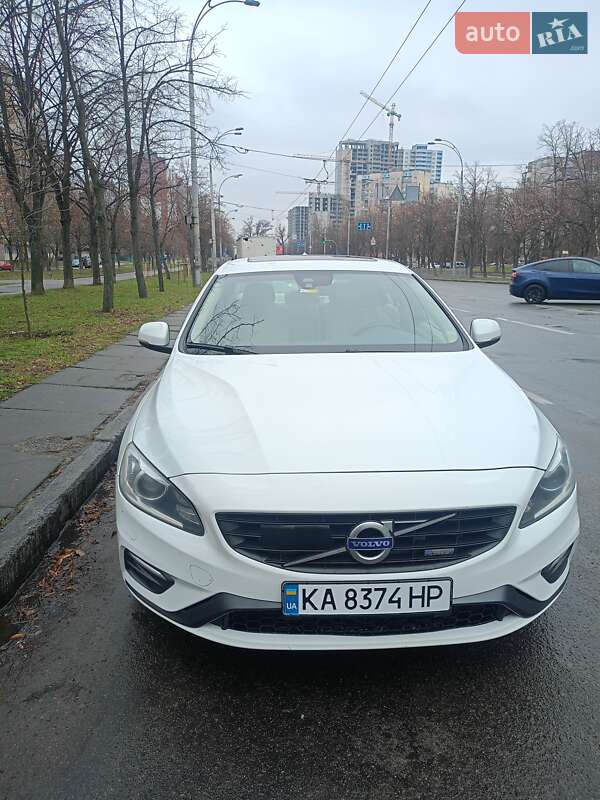Седан Volvo S60 2014 в Києві