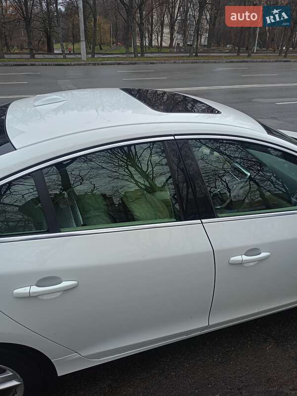 Седан Volvo S60 2014 в Києві