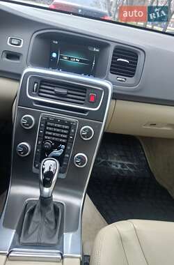 Седан Volvo S60 2014 в 