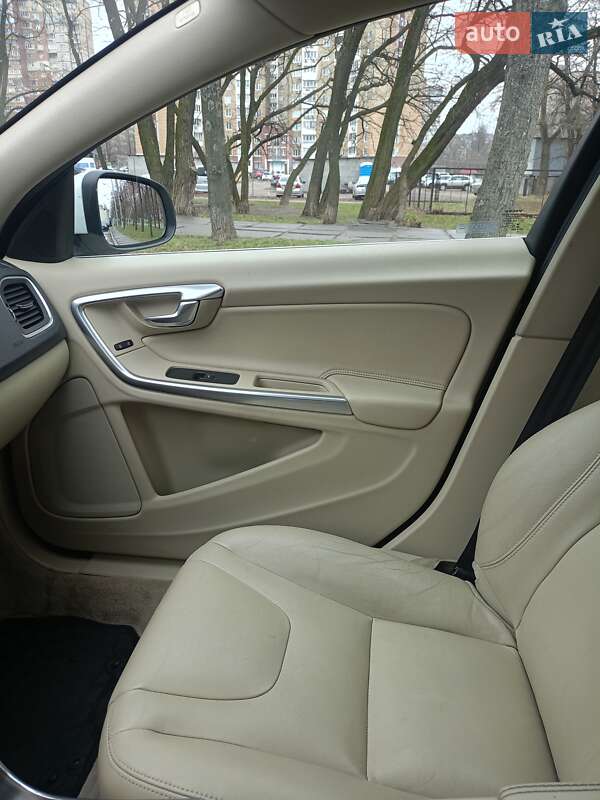 Седан Volvo S60 2014 в Києві