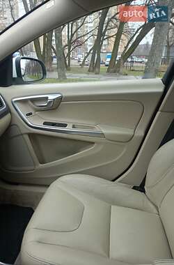 Седан Volvo S60 2014 в 