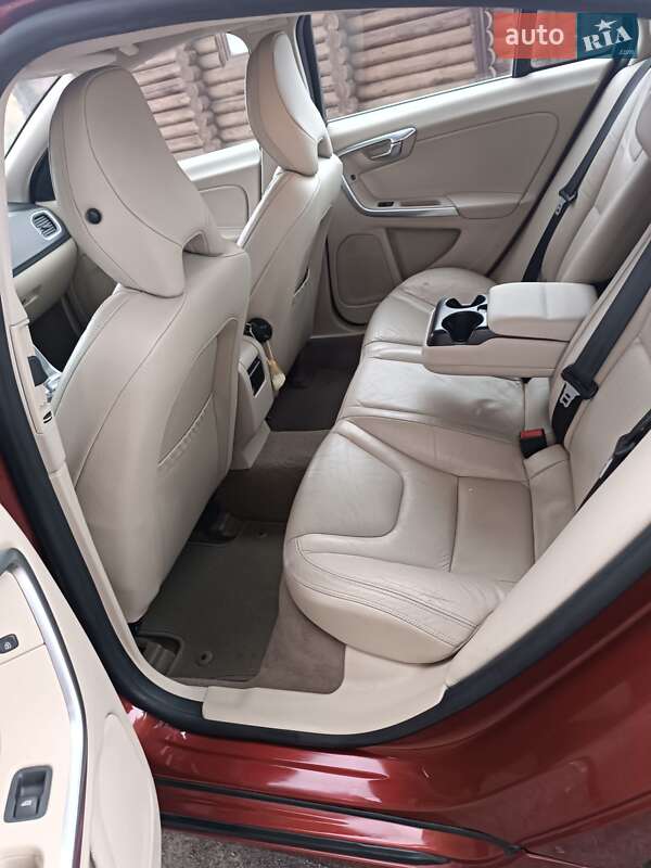 Седан Volvo S60 2011 в Хмельницком