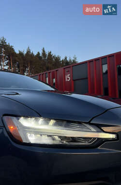 Седан Volvo S60 2020 в 