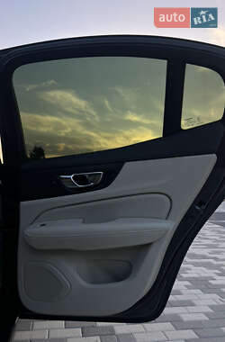 Седан Volvo S60 2020 в 