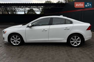 Седан Volvo S60 2015 в 