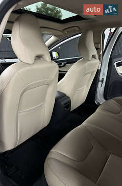 Седан Volvo S60 2015 в 