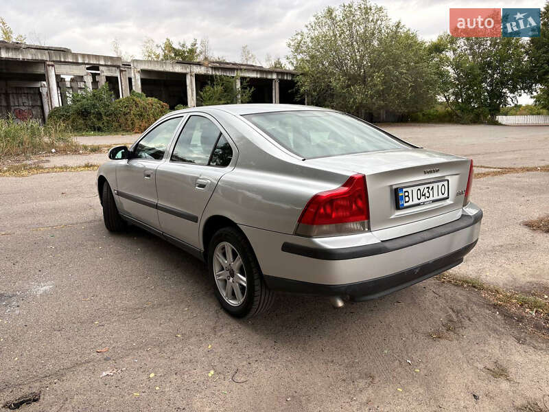 Седан Volvo S60 2002 в Лубнах