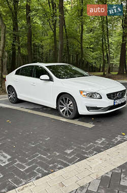 Седан Volvo S60 2017 в 