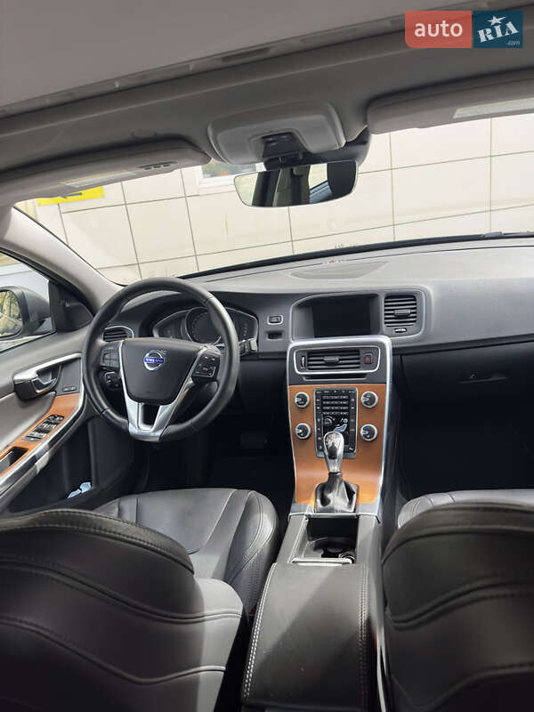 Седан Volvo S60 2016 в Харькове