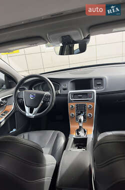 Седан Volvo S60 2016 в 