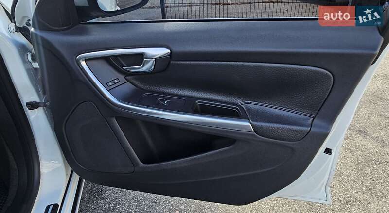 Седан Volvo S60 2013 в Киеве фото 18 Седан Volvo S60 2013 в Киеве