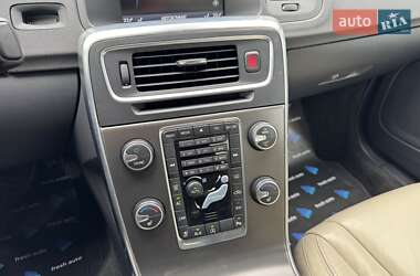 Седан Volvo S60 2014 в 