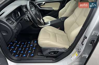Седан Volvo S60 2014 в 