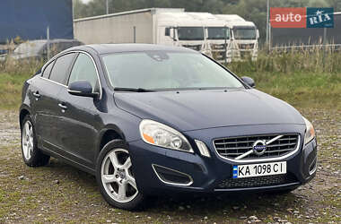 Седан Volvo S60 2011 в Львове