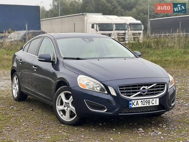 Седан Volvo S60 2011 в 