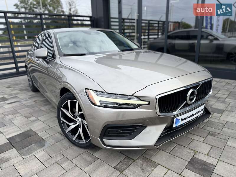 Седан Volvo S60 2019 в Ровно