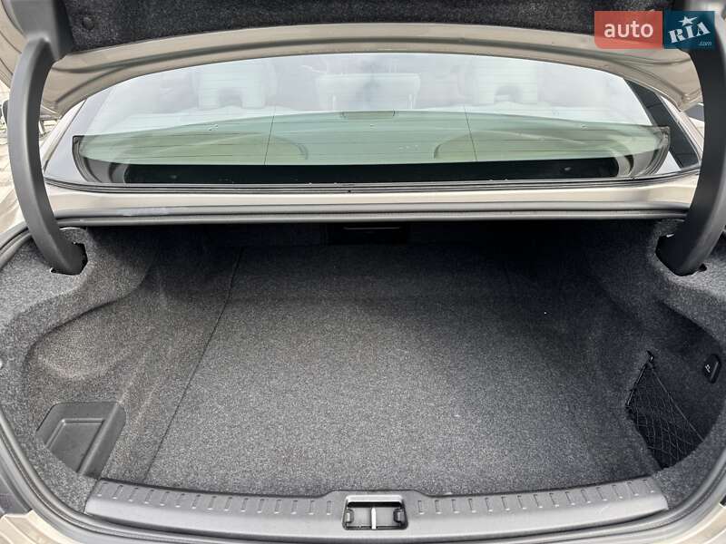 Седан Volvo S60 2019 в Ровно