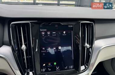 Седан Volvo S60 2019 в 