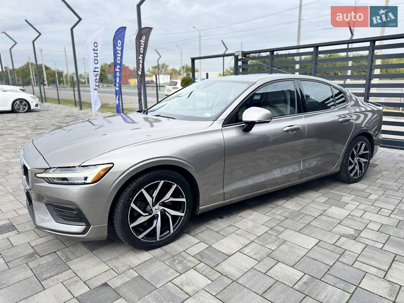 Седан Volvo S60 2019 в Ровно