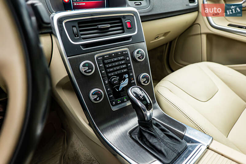 Седан Volvo S60 2014 в Киеве фото 17 Седан Volvo S60 2014 в Киеве