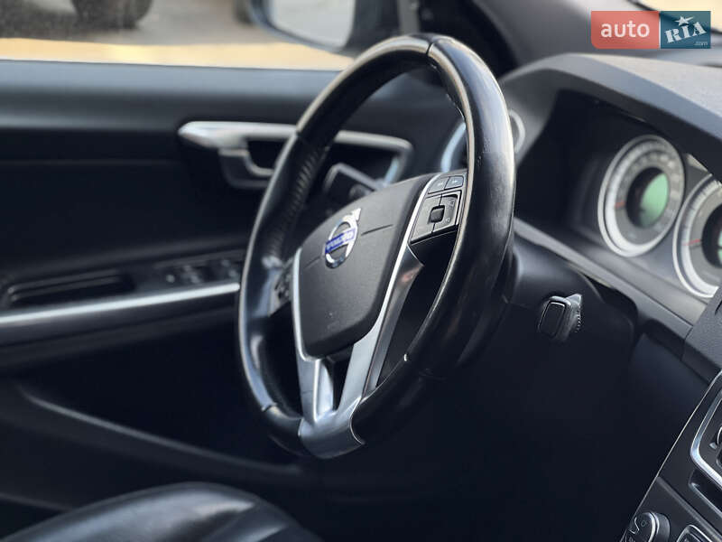 Седан Volvo S60 2011 в Ужгороде