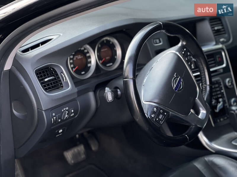 Седан Volvo S60 2011 в Ужгороде