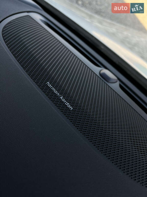 Седан Volvo S60 2019 в Львові