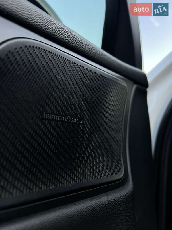 Седан Volvo S60 2019 в Львові