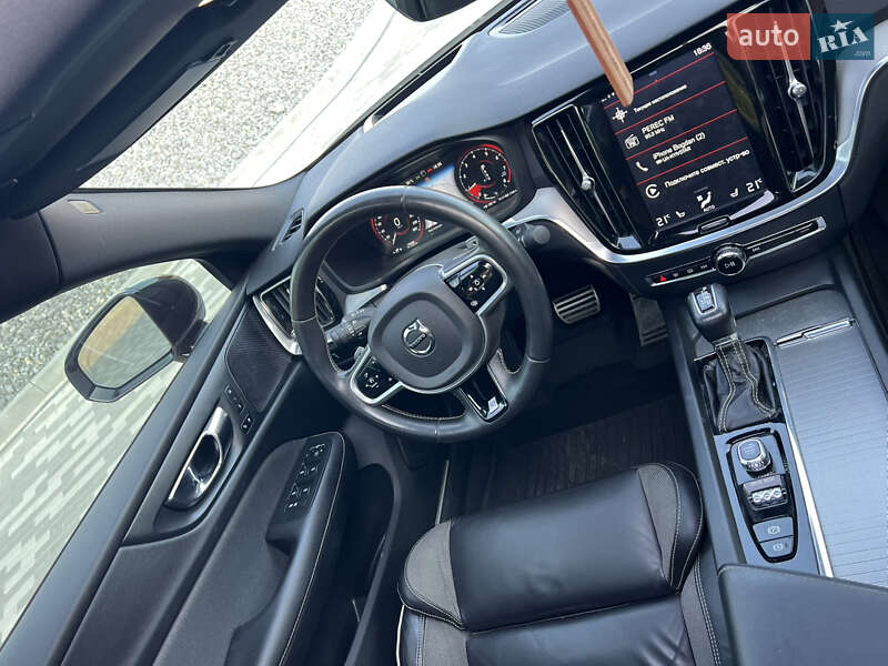 Седан Volvo S60 2019 в Львові